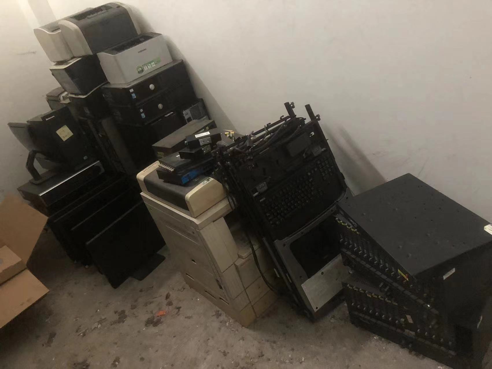 废旧电子设备一批